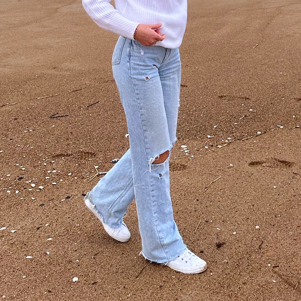 ZARA TRF RIPPED WIDE LEG JEANS, size 26 (US 2), light blue